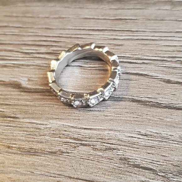 Ring - Picture 1 of 3